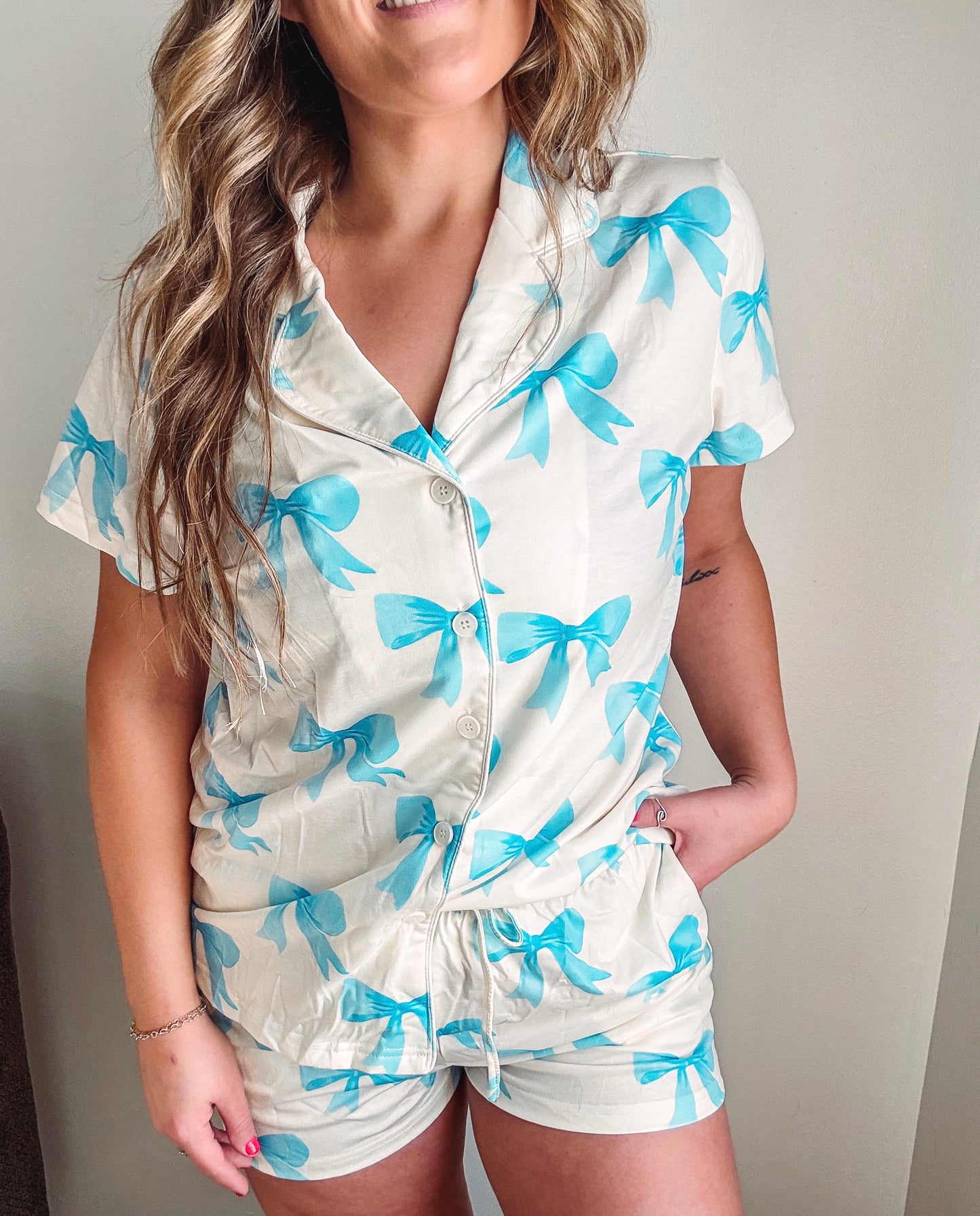 Bold Blue Bow Lounge Set